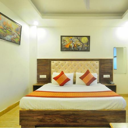 Hotel Noida Delight Экстерьер фото