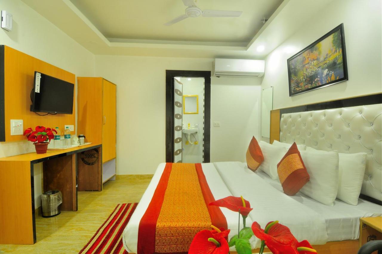 Hotel Noida Delight Экстерьер фото