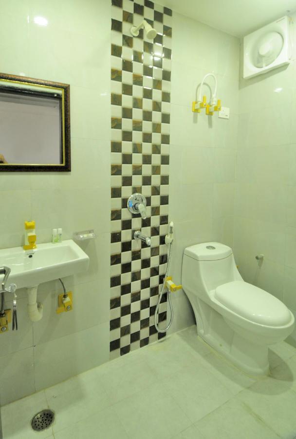 Hotel Noida Delight Экстерьер фото