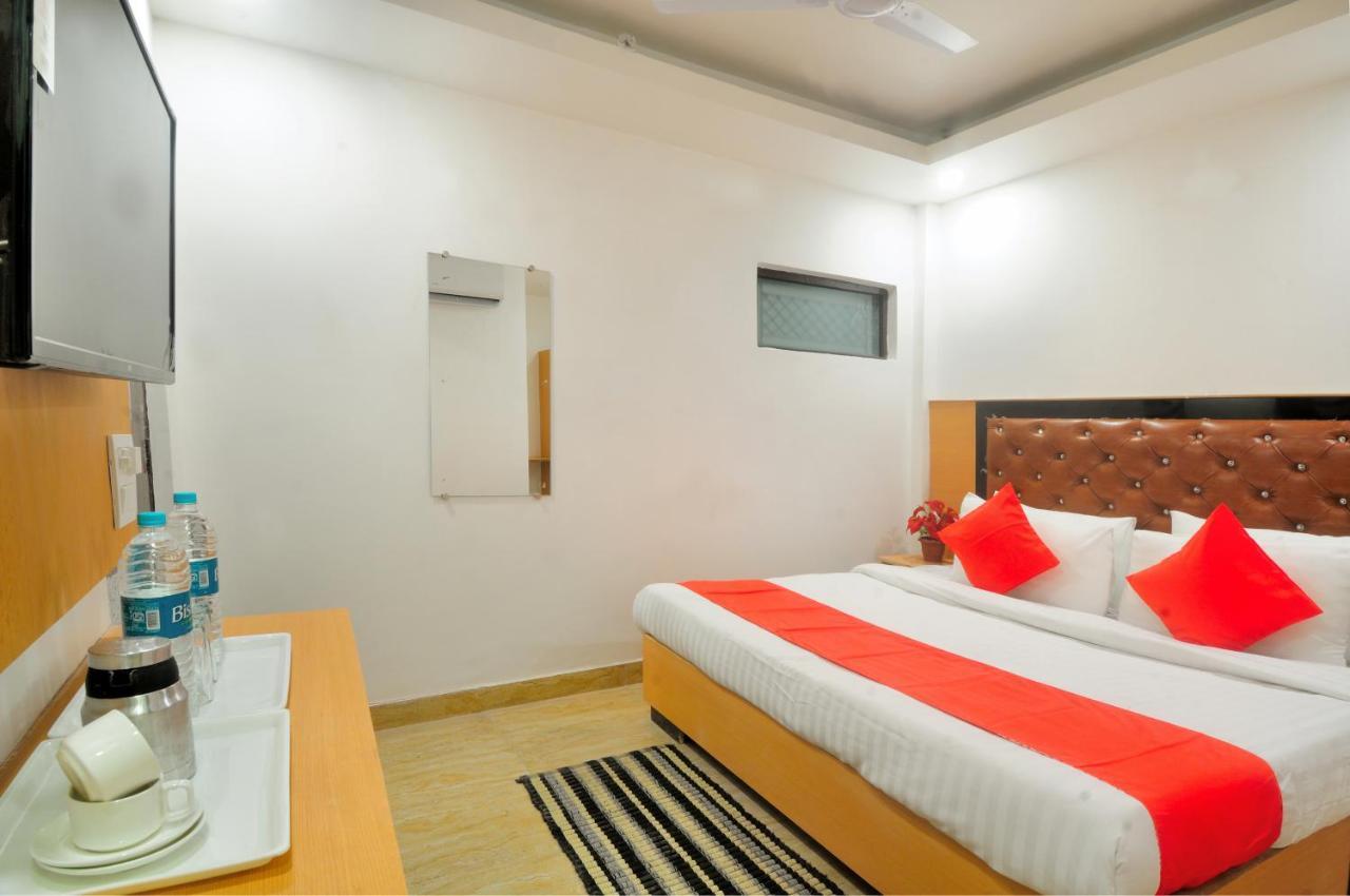 Hotel Noida Delight Экстерьер фото