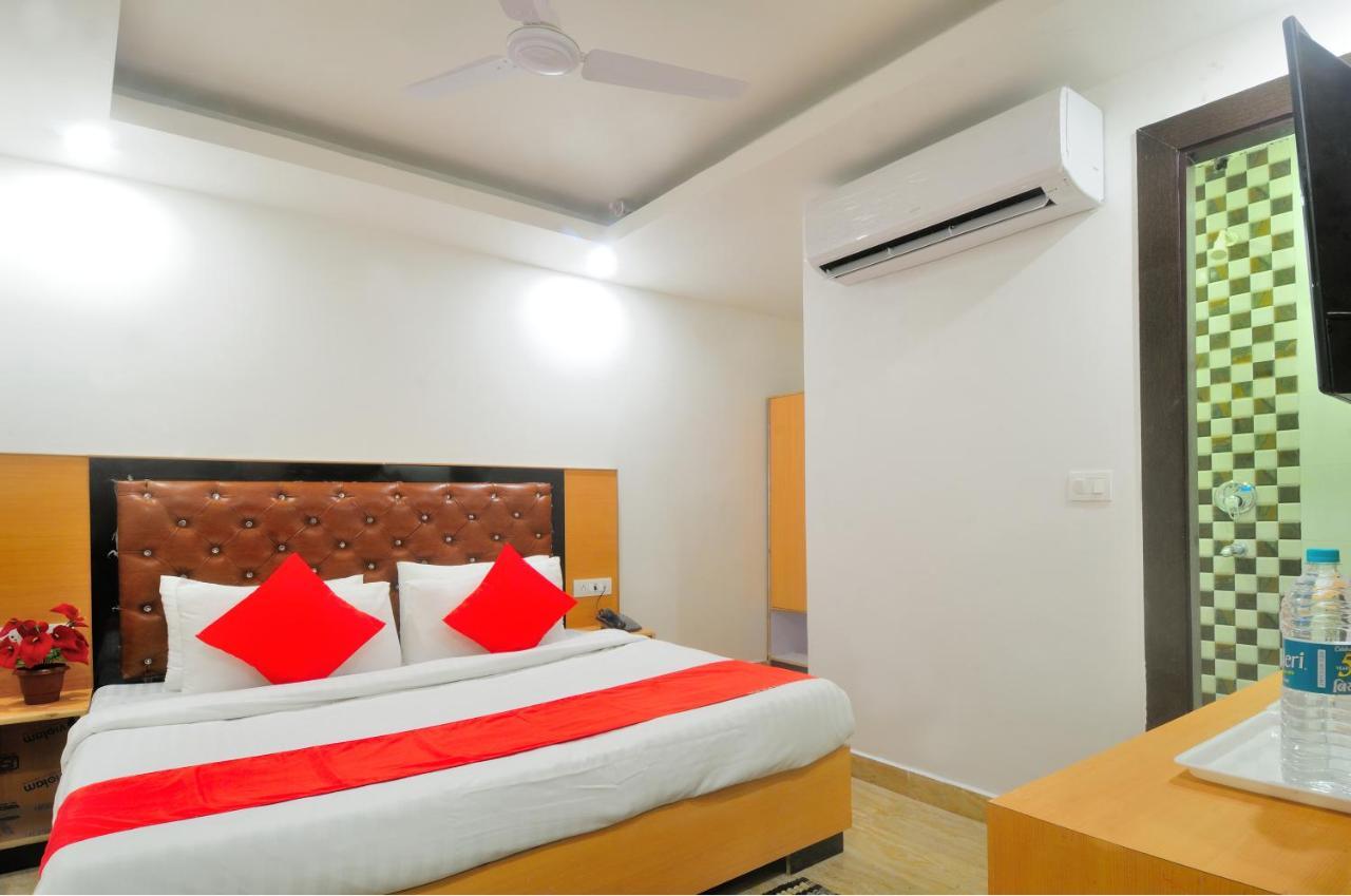 Hotel Noida Delight Экстерьер фото